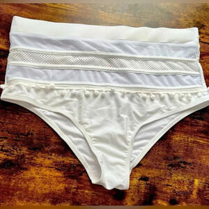 Women’s bathing suit high waist bottoms. Size: XL